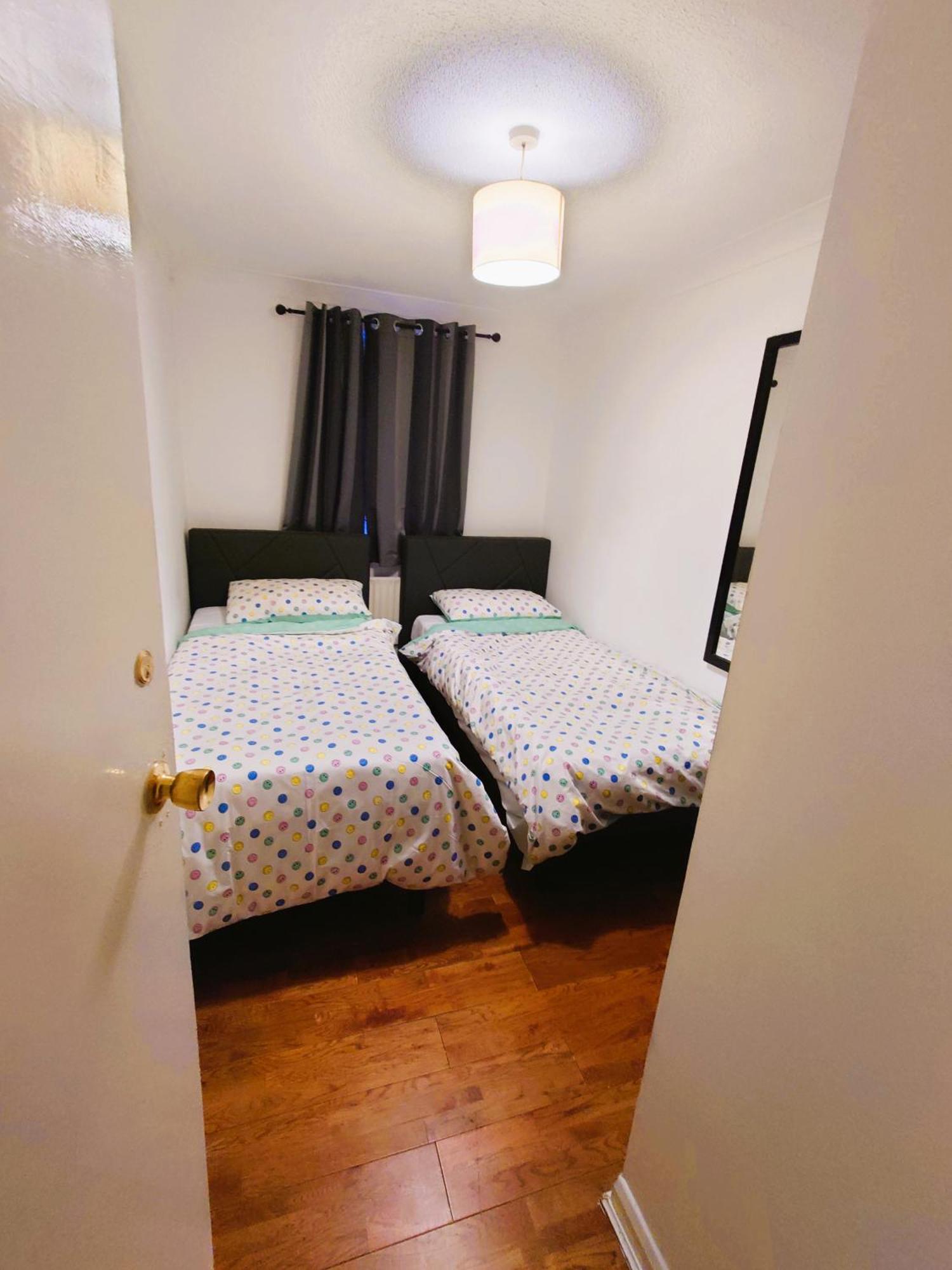 Edwardian 4 Bedrooms With 4 Bathrooms Townhouse, Next To Underground, Accommodates 10 People Londres Extérieur photo