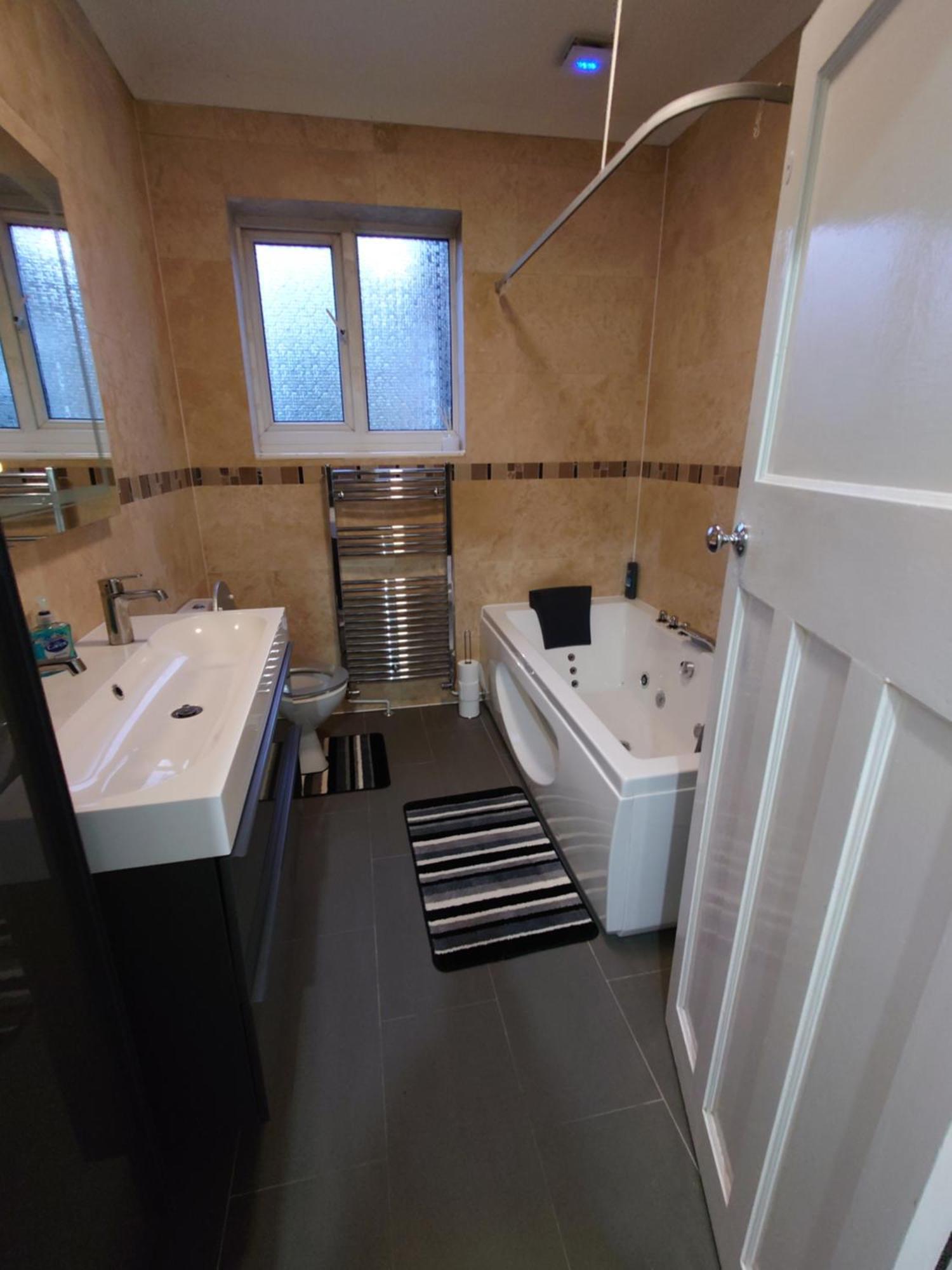 Edwardian 4 Bedrooms With 4 Bathrooms Townhouse, Next To Underground, Accommodates 10 People Londres Extérieur photo
